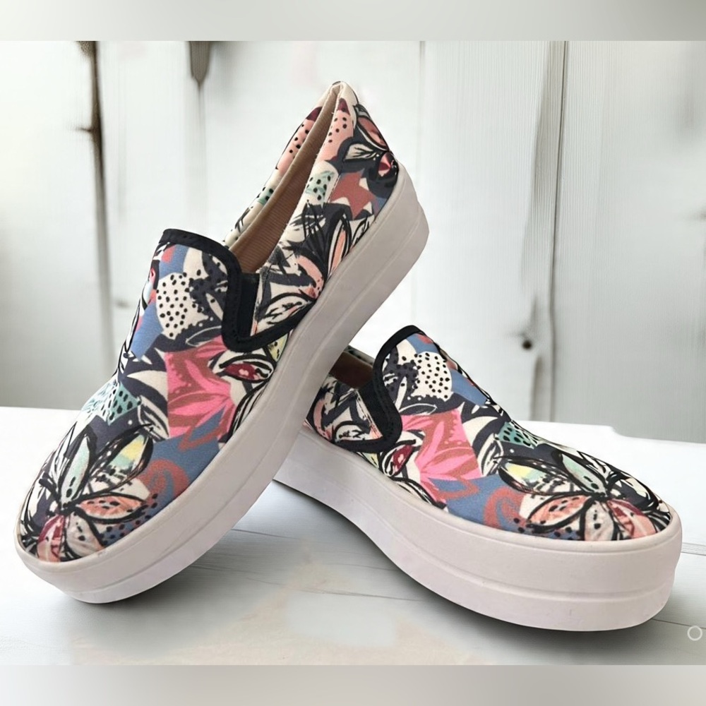Floral Print Women's Slip-On Sneakers🌟Size 9